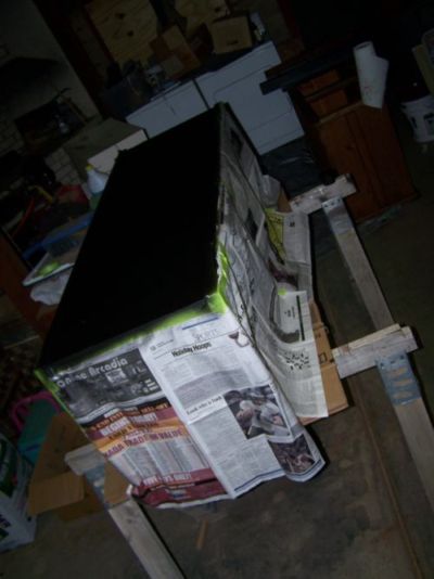 i painted the back of the tank with black kylon fusion paint.