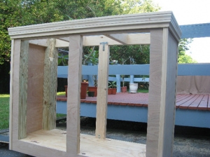 The stand. 4x4 structural members. Birch sides, pine trim.