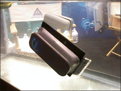 http://www.3reef.com/images/misc/products/mag_float_scraper.jpg